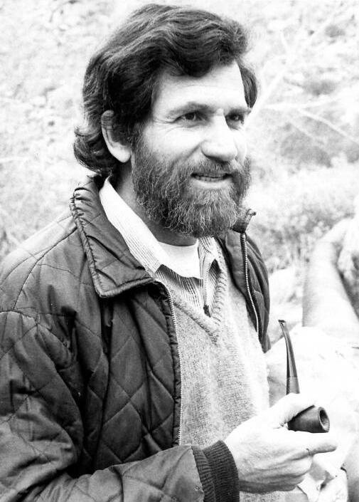 Allan Kaprow Begins Making ‘Environments’