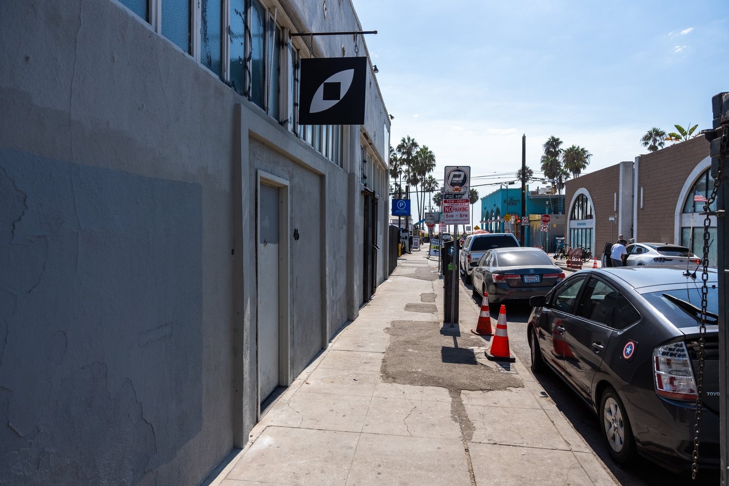 Bright Moments Opens in Venice Beach