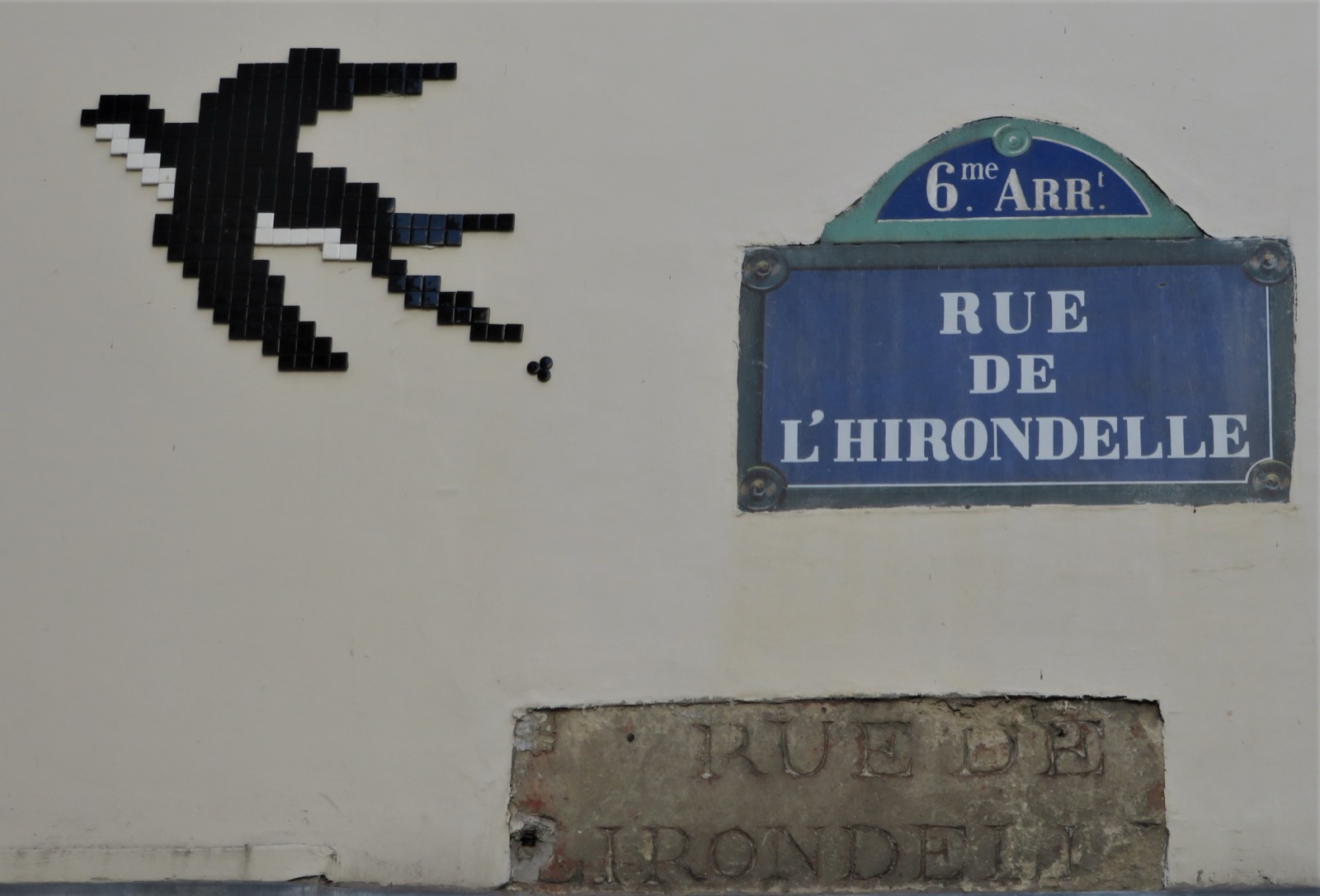Rue de l'Hirondelle in the sixth arrondissement, the narrow street where Vera and François Molnár took a hotel room on arriving in Paris in December 1947; photographed in the 2010s.