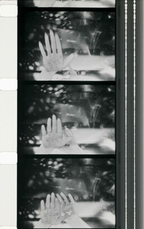 A frame from Nicolas Schöffer's Variations luminodynamiques 1 (1961), the 9 minute 10 second black-and-white 16mm ORTF broadcast he made with director Jean Kerchbron using his own Luminoscope image mixer.