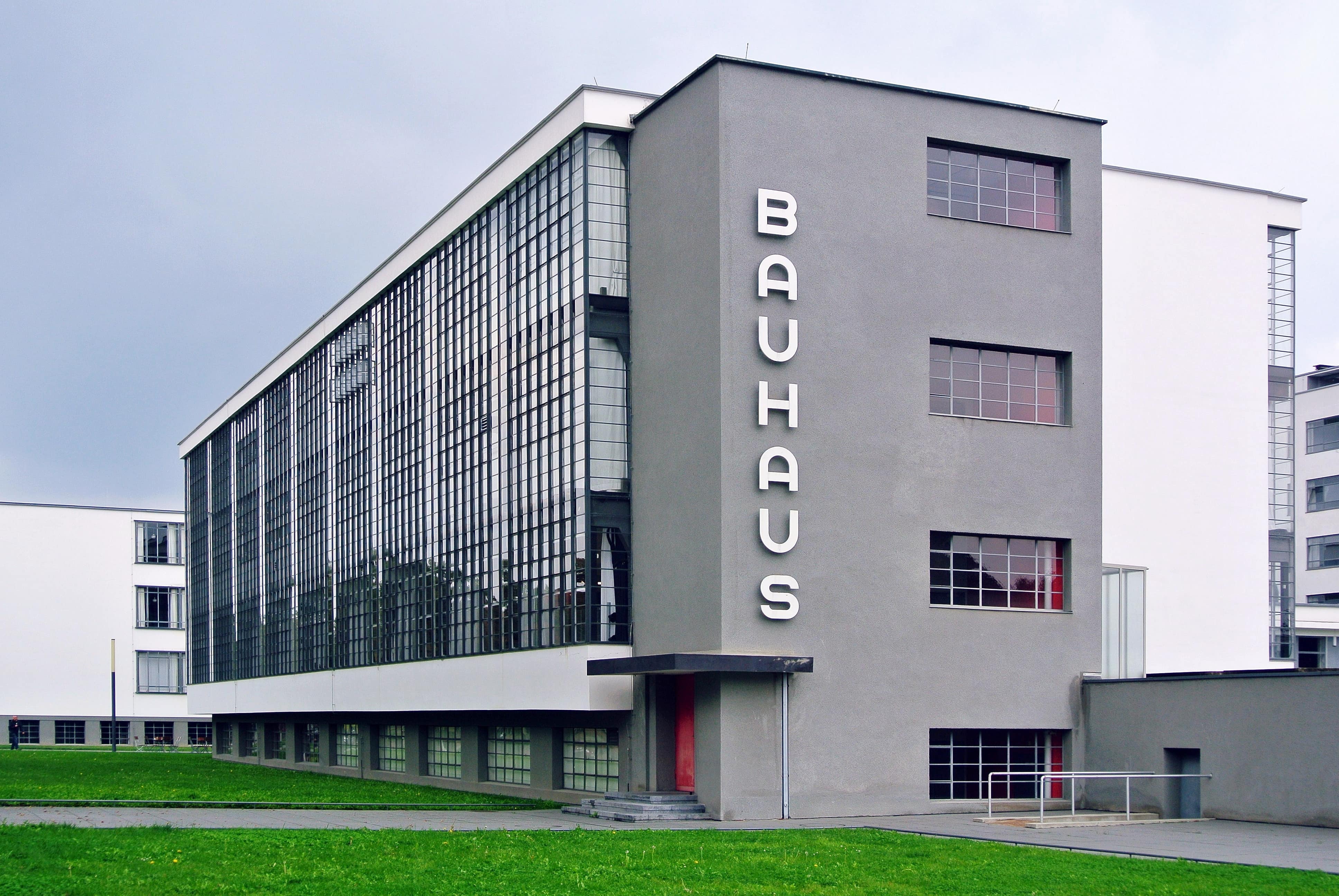 Walter Gropius founds Bauhaus